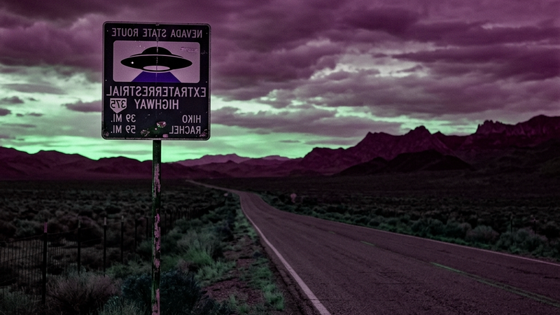 Bí ẩn hòm thư đen (Black Mailbox) giữa sa mạc Nevada